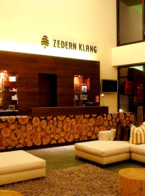 Hotel-Empfang-480x650-Zedern-Klang